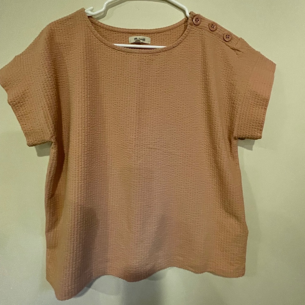 Madewell - Seersucker Button-Shoulder Short Sleeve Top in Peach Size Medium